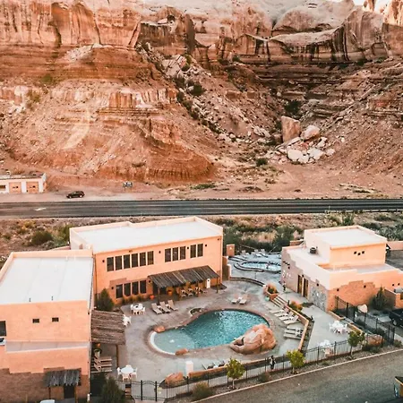 Bluff Dwellings Resort-2